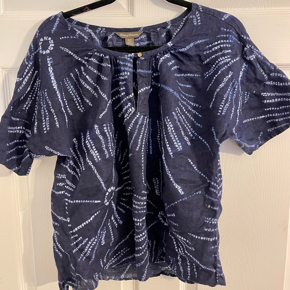 Short sleeve Blue Tommy Bahama blouse - Medium - Bastille Burst